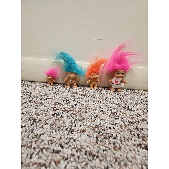 Lot Of 4 Mini Trolls - Picture 1 of 5